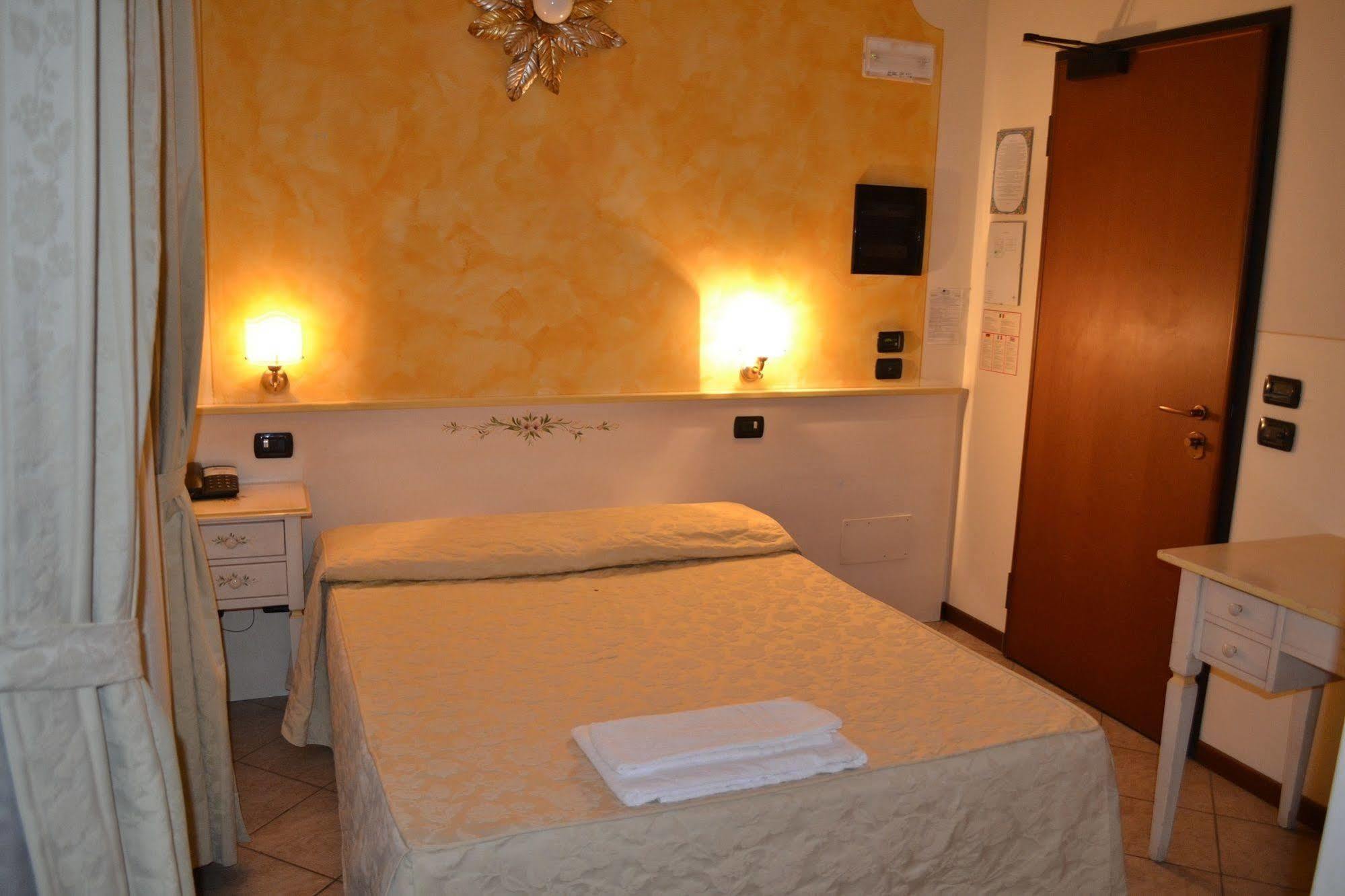 Albergo La Piana Ghedi Exterior foto